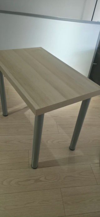 Escritorio madera y metal