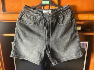 Pantalón corto negro Pull&Bear