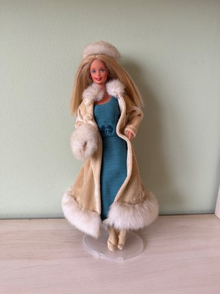Barbie con suono con abito Russia 2000