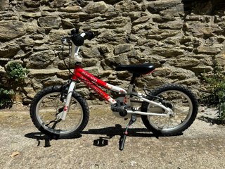 Bicicleta Infantil B-PRO 16 Roja y Blanca