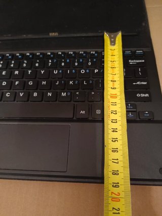Custodia con tastiera per tablet