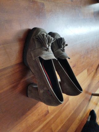 Zapatos de tacón con borlas