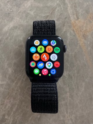 Apple Watch SE Space Gray 44mm