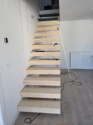 Escalera de Madera y Metal