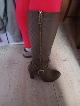 Botas Altas Marrones con Cremallera