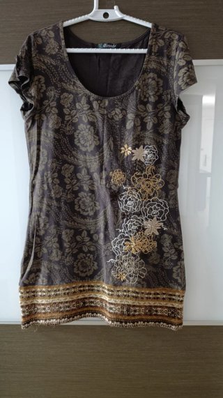 Vestido Koröshi manga corta