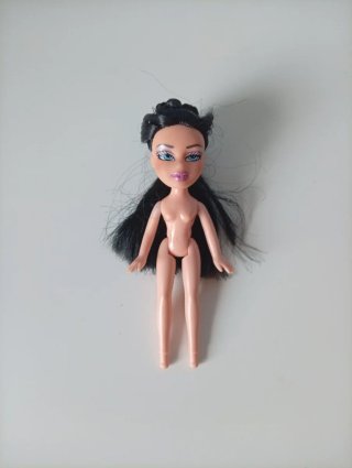 Mini Bratz Muñeca