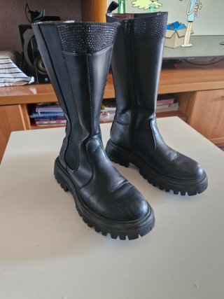 Botas Altas Negras de Niña