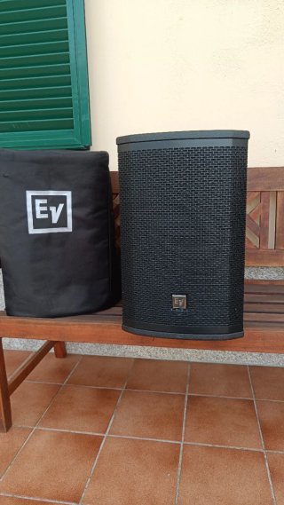 Cajas Autoamplificadas Electro Voice ETX 10P