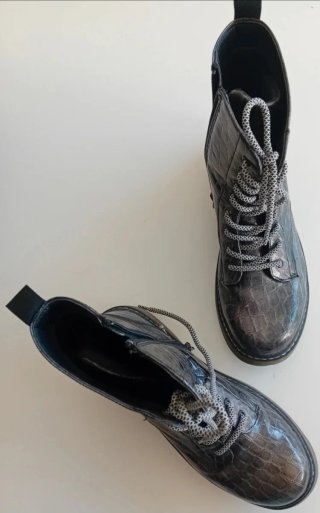 Botines Grises con Textura