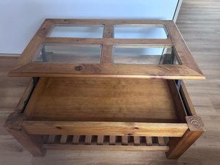 Mesa de centro de madera y cristal