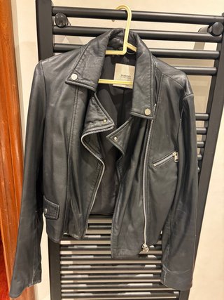 Chaqueta de cuero negra Mango