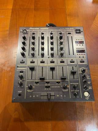 Mesa de mezclas Pioneer DJM-600
