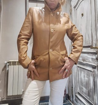 Americana de Piel Camel Talla 40