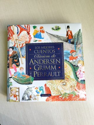 Los mejores cuentos clásicos de Andersen, Grimm...