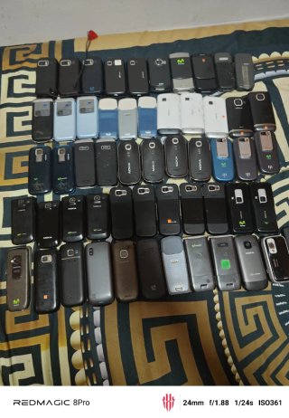 Lote de 56 Móviles Antiguos Nokia comprobados