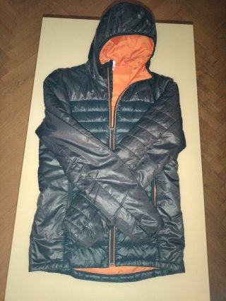 Cazadora Quechua Negra con Naranja
