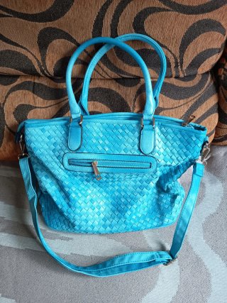 Bolso azul turquesa tejido