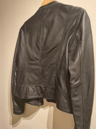 Chaqueta de Piel Negra