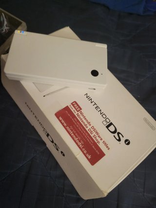 Nintendo DSi Branco + Caixa