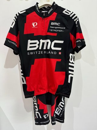 Equipación Ciclista BMC Racing Team
