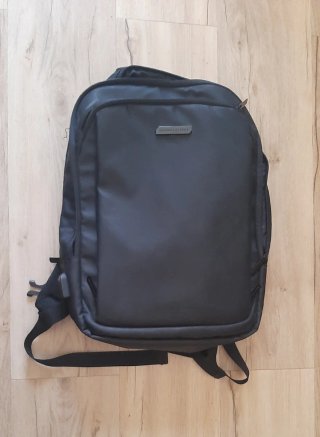 Mochila portátil Paco Martínez-una cremallera rota