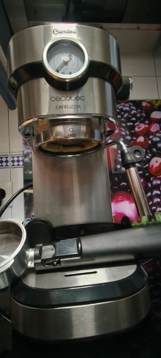 Cafetera Cecotec Cafelizzia