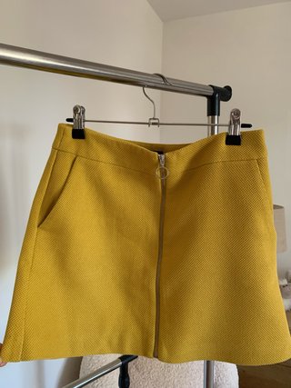 Minifalda amarilla con cremallera