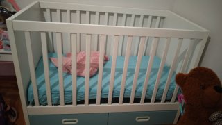Cuna/cama blanca con cajones