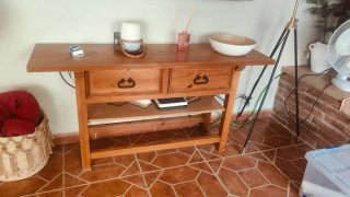 Consola in legno marrone