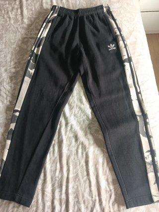 Pantalón chándal Adidas camuflaje