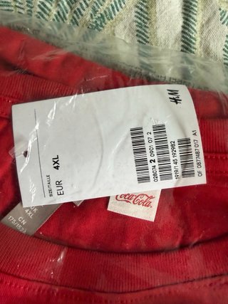 Camiseta Coca-Cola H&M Talla 4XL Roja/con etiqueta