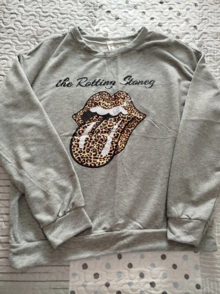 Sudadera Gris Estampado Labios