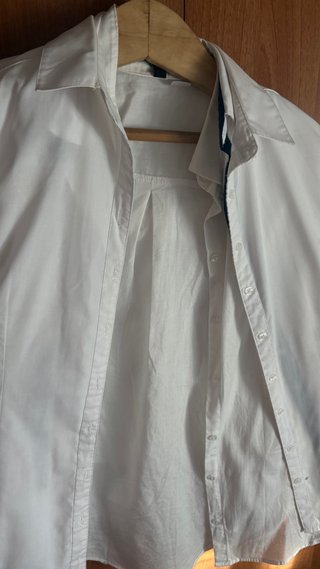 Lote con 3 camisas blancas talla S