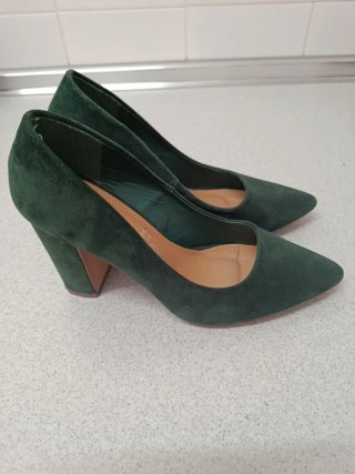 Zapatos de salón Marypaz verde oscuro de ante