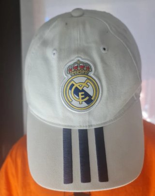 Gorra Adidas Real Madrid Blanca.