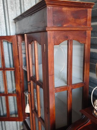 Antigua Alacena de Madera