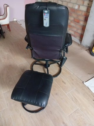 Sillón de masajes con reposapiés