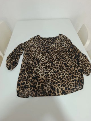 Blusa leopardo manga media