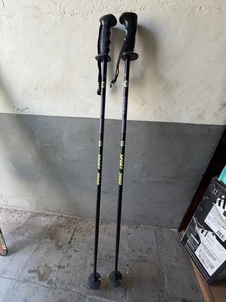 Esquís Völkl AX2 con fijaciones y bastones