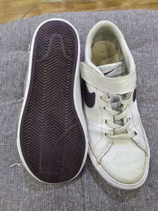 2 Pares de Zapatillas Nike Jordan Talla 35-36