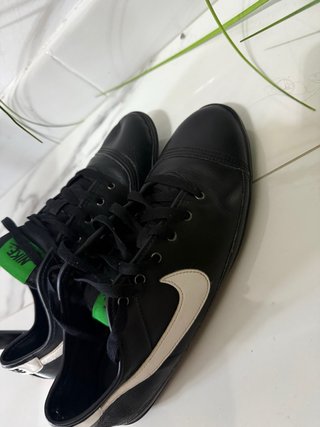 Zapatillas Nike Negras y Blancas