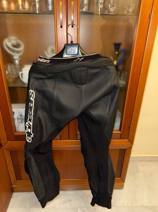 Mono de Cuero Alpinestars Motegi V3 (2 Piezas)