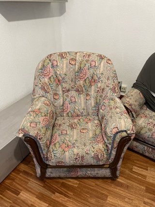 Sillón floral tela y madera