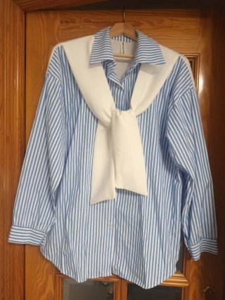 Blusa de rayas rosa y blanca