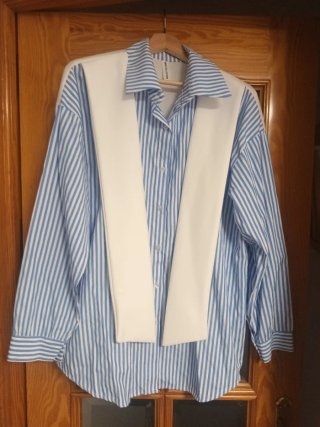 Blusa de rayas rosa y blanca