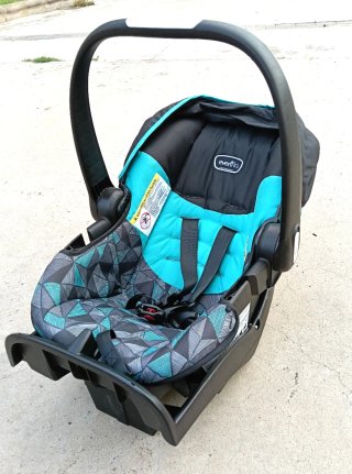 Silla de coche Evenflo como nueva