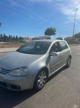 Volkswagen Golf 2004