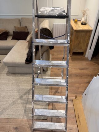 Escalera de metal para obra 2,10 metros.