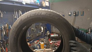Neumático Michelin 215/55R16 93W